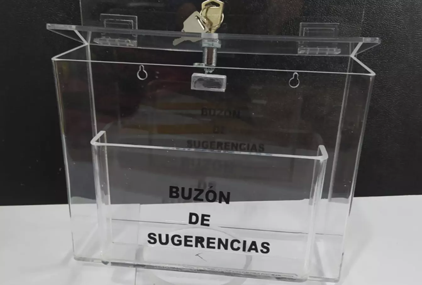 Buzón Acrílico